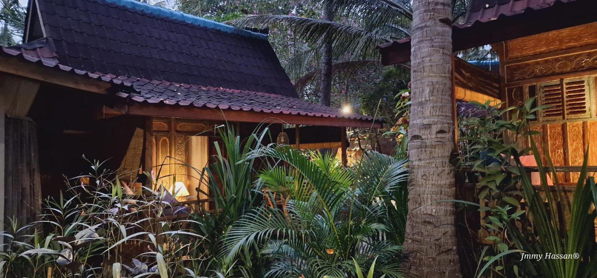 Villas Light House - Eco-Traditional Joglo Gili Trawangan Extérieur photo