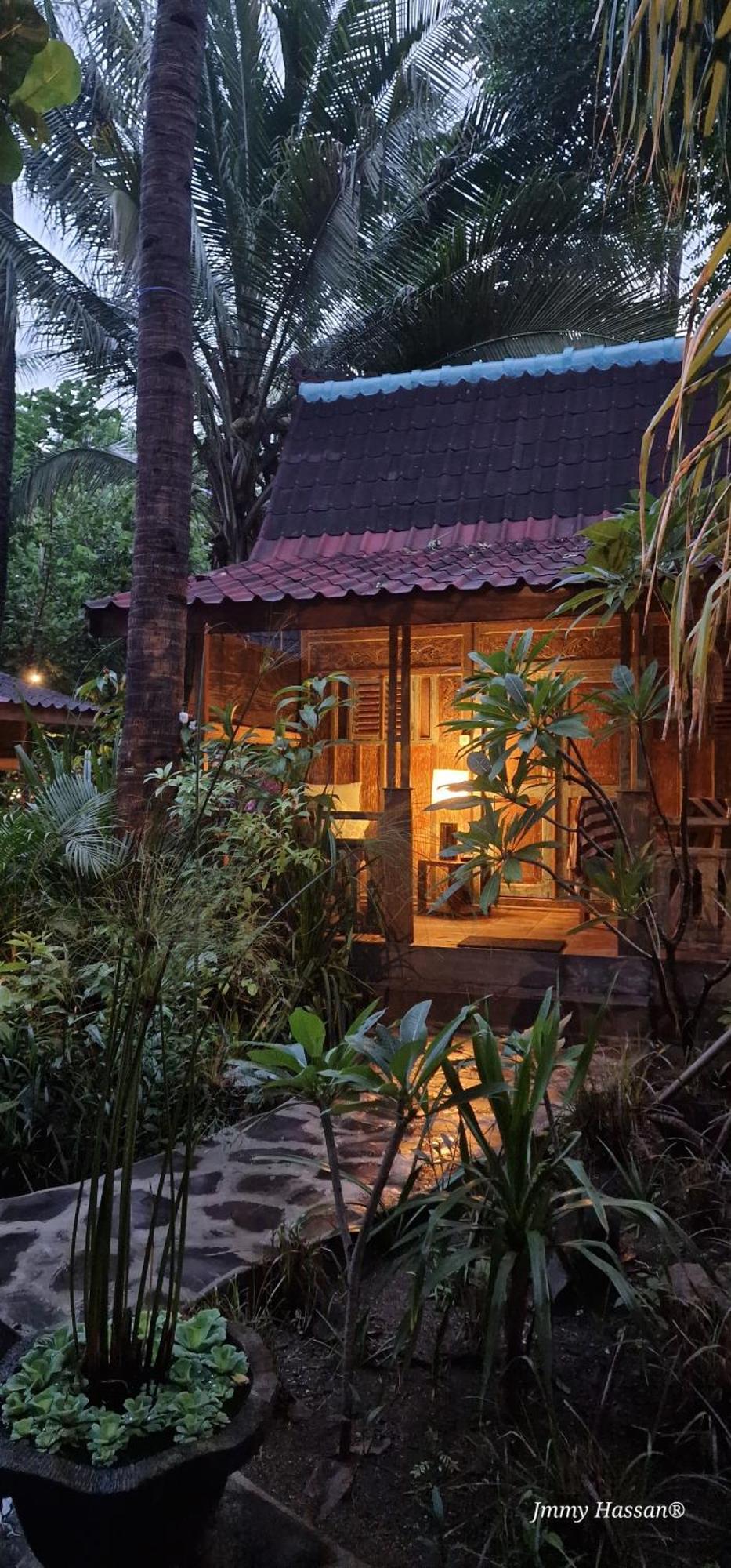 Villas Light House - Eco-Traditional Joglo Gili Trawangan Extérieur photo