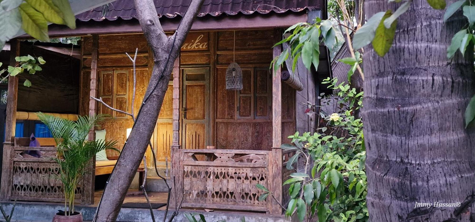 Villas Light House - Eco-Traditional Joglo Gili Trawangan Extérieur photo