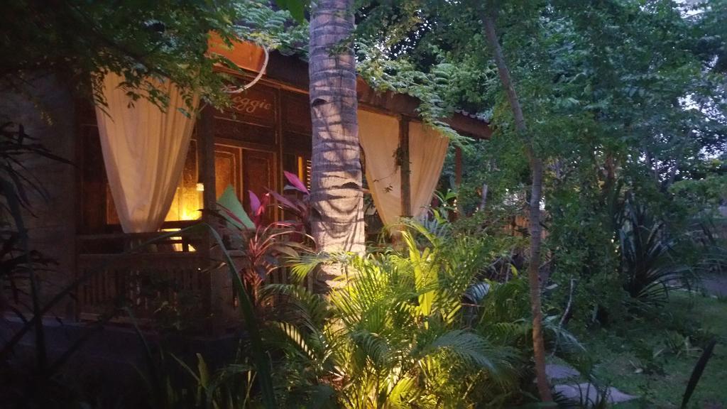 Villas Light House - Eco-Traditional Joglo Gili Trawangan Extérieur photo